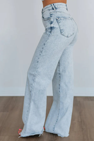 High-Waisted Wide-Leg Denim Jeans with Distressed Frayed Hem